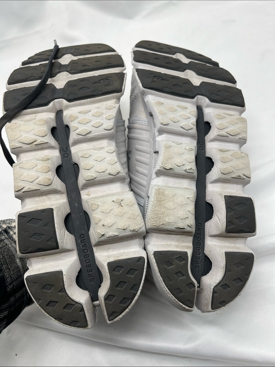 On Running Cloudswift 3 AD Frost Gray Running Shoes main image 8